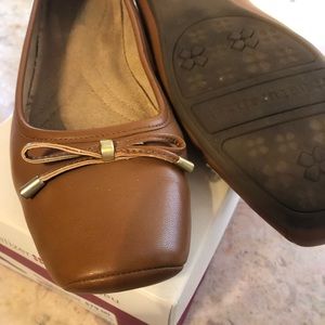 Vanessa flats beige